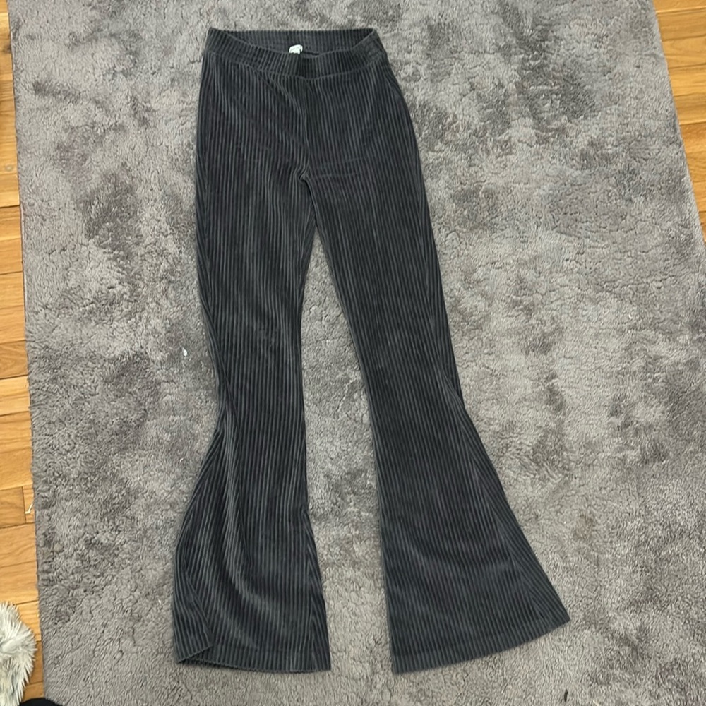 Aerie Groove-On Velour High Waisted Flare Pant Black-Grey